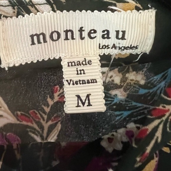 Monteau army green floral bell sleeve wrap top size medium NWT - Picture 6 of 7